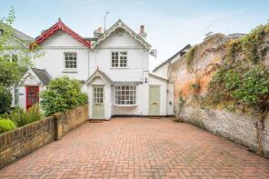 9, Station Road, Sunningdale, Ascot SL5 0QQ