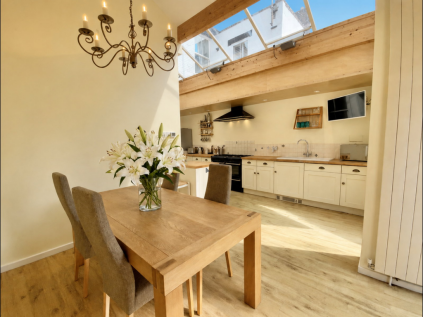 Mount Pleasant, Yardley Gobion, Towcester, NN12 7TL