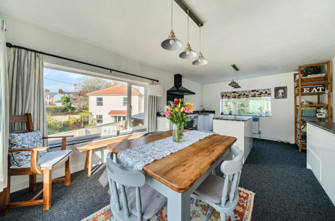 Kitchen/Breakfast