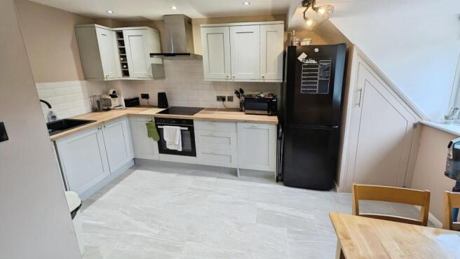 24 Hayleaze kitchen a.jpg