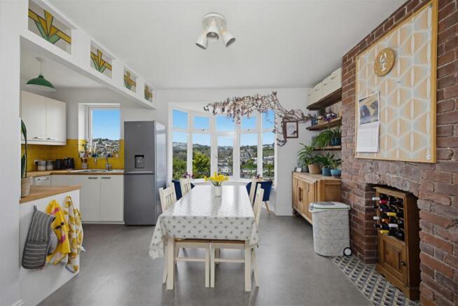Diner/Kitchen