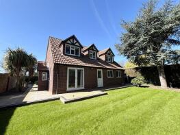 Betwixt, Main Road, Louth LN11 0PG
