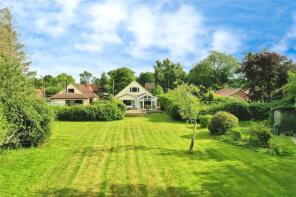 Amour, Picklepythe Lane, Beenham, Reading RG7 5NT