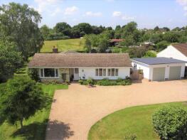 6 Harmony, Bicester Hill, Brackley NN13 5SD