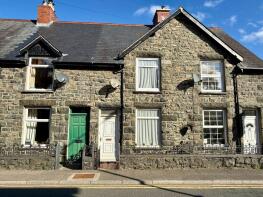 13 Llys Olwen, Maestalaran, Dolgellau LL40 1HR