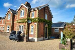 2, Albert Cottages, Rosemary Lane, Ryde PO33 2UX