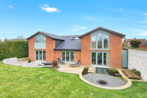 The Summer House, Carlton Road, Grantham NG32 2BG