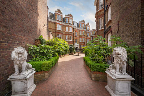 Kensington Church Street, London, W8
