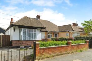 43, Pentland Avenue, Chelmsford CM1 4AY