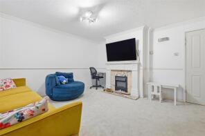 4, Bridle Close, Enfield EN3 6EA