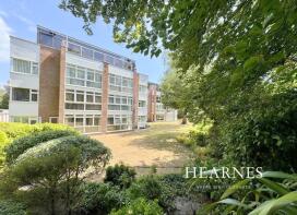 1, 15 Little Court, Martello Road South, Poole BH13 7HQ