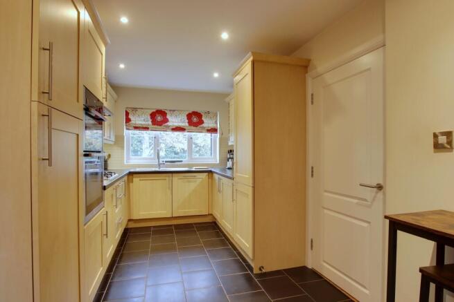 KITCHEN/BREAKFAST ROOM