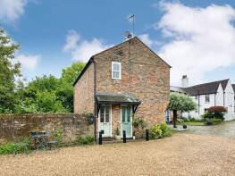 6, Christina Court, High Street, Markyate, St. Albans AL3 8JG