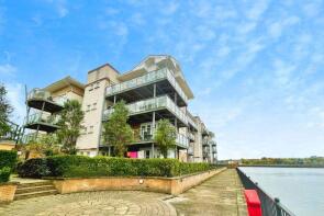 Flat 7, 42 Emperor House, Hawkeswood Road, Southampton SO18 1QB