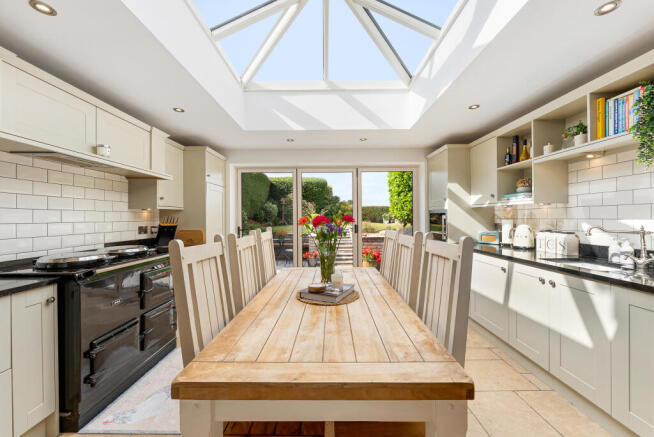 10 BROAD LANE-79.jpg