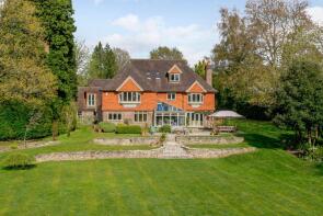 Bell House, Limes Close, Bramshott, Liphook GU30 7SL