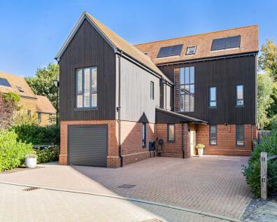 Sorrel Close, Godalming, Surrey, GU7