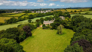 Tredinnick Manor House, Tredinnick Road, St Mabyn, Bodmin PL30 3BX