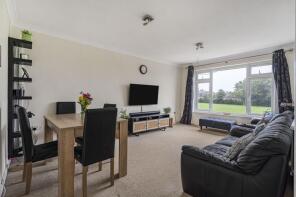 18, Moat Court, Ashtead KT21 2BL