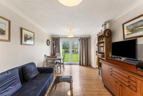 Peartree Avenue, London