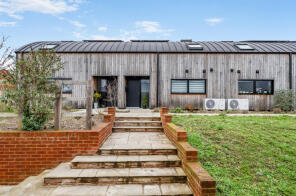 2, Kingstone Farmyard, Kingstone Winslow, Swindon SN6 8NJ