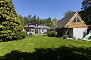 8 Heathfield, Avon Causeway, Christchurch BH23 6AS