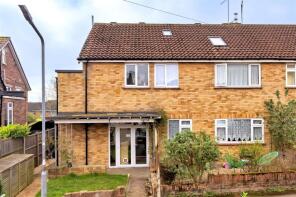 37, Amesbury Close, Epping CM16 4JA