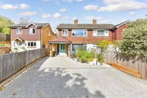 1, Woods Hill Lane, East Grinstead RH19 3RW