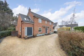 8, Lake View, Calne SN11 8JA