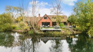 2, Lakeside, Cirencester Road, Swindon SN6 6DW