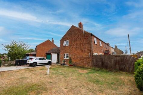 Main Street, Pymoor, CB6