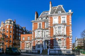 Flat 3, 1-5, Hornton Street, London W8 7NP
