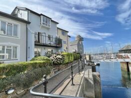 17, Campbeltown Way, Port Pendennis, Falmouth TR11 3YE