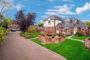 6, Barons Court, Dedmere Rise, Marlow SL7 1XX