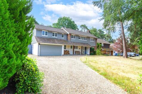 Chinnock Close, Fleet, GU52