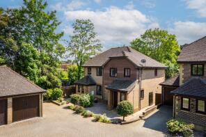 4, New Place Gardens, Lingfield RH7 6JD