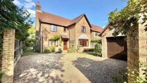 2, Billington Place, Lymington SO41 8JQ