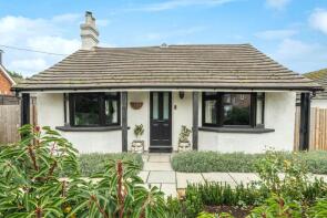 1, Heath Lane, Farnham GU9 0PR