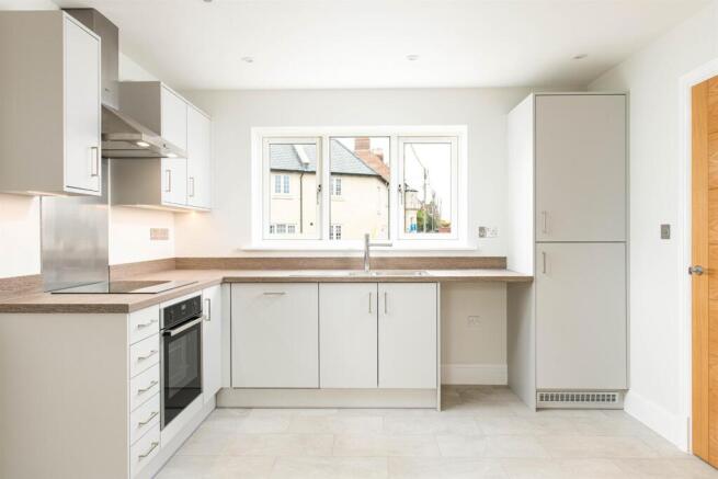 PLOT 16 - 1. Kitchen_1.jpg