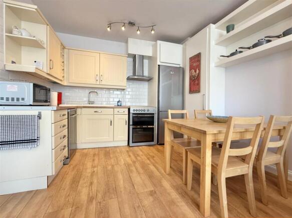 Kitchen Dining Area.JPG