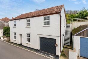 Carlton, Fore Street, Kingsbridge TQ7 4JX