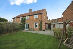 5, Moor Avenue, Clifford, Wetherby LS23 6JZ