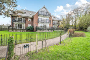 Flat 5, Waterside House, The Wharf, Pangbourne, Reading RG8 7DS