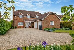 Elstead House, Northfields, Downend Chieveley, Newbury RG20 8TR