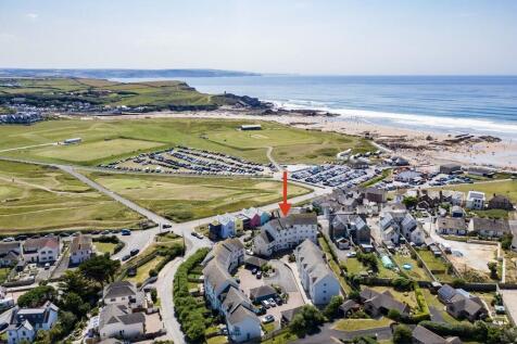 Hawkers Court, Bude