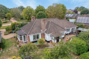 Crescent Lodge, Lawn Crescent, Thorpe End NR13 5BP