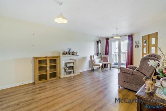 8681532-interior13.jpg