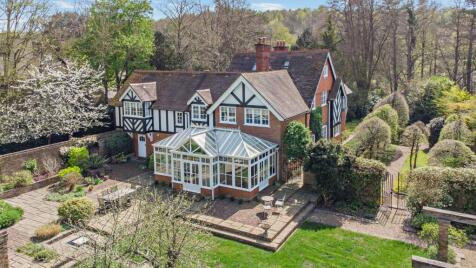 Elvendon Road, Goring, Reading, Oxfordshire
