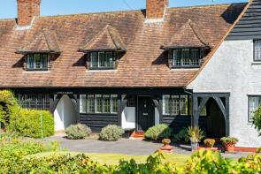 17, Brickendon Lane, Hertford SG13 8NU