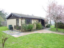 4 The Drive, Ponsbourne Park, Newgate Street SG13 8QS